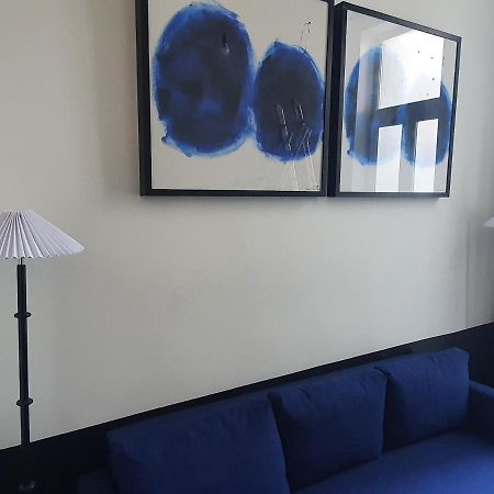 B96 Suites Brussel Bagian luar foto